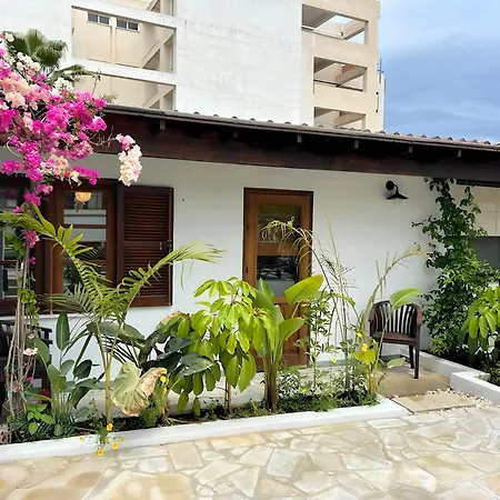 Hotel The Colonial