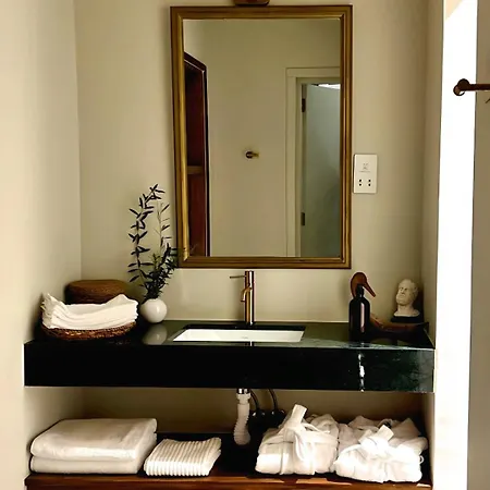 فندق The Colonial