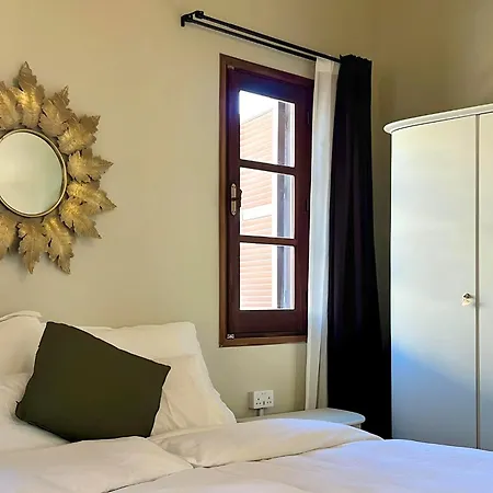 Отель The Colonial 5*